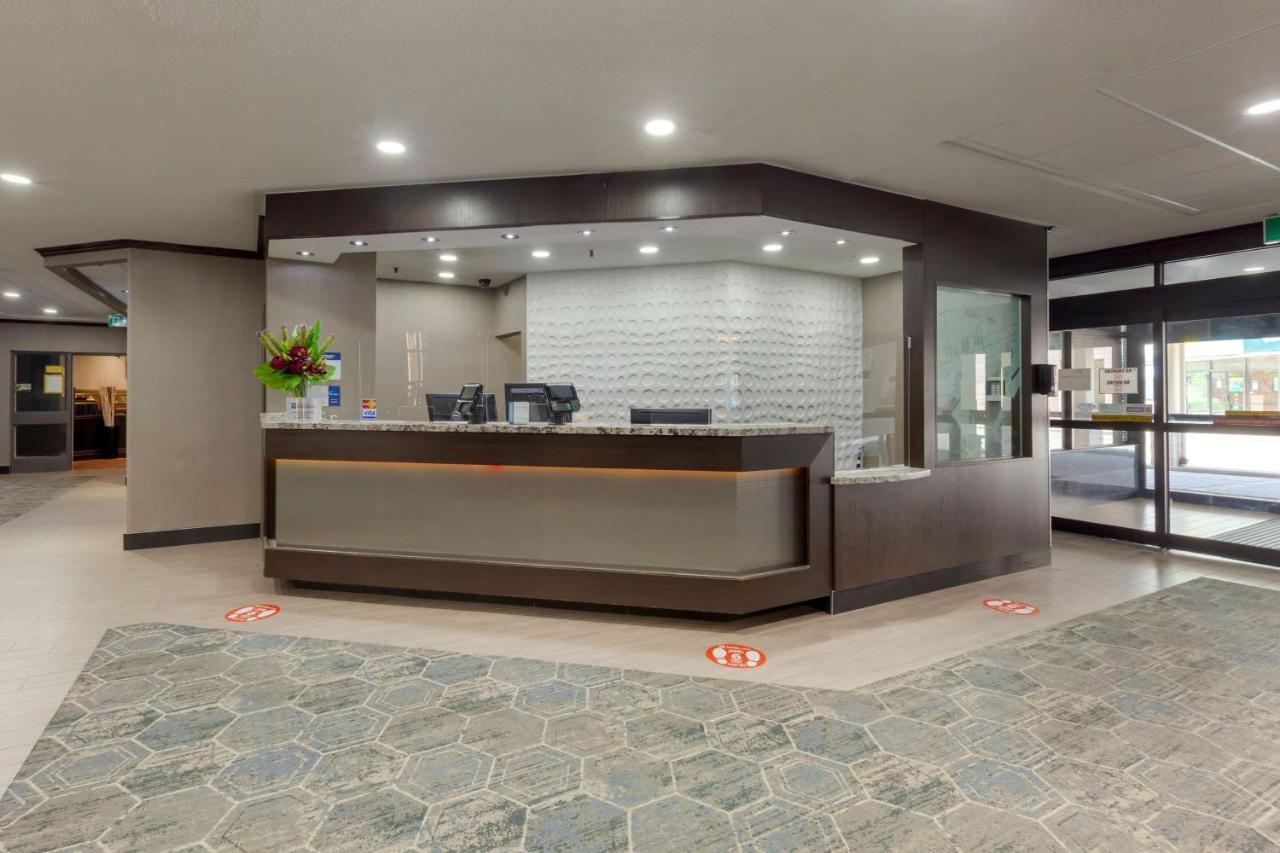 Best Western Plus Toronto Airport Hotel Мисисага Екстериор снимка